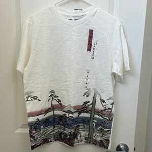 Uniqlo White Scenic Graphic Tee